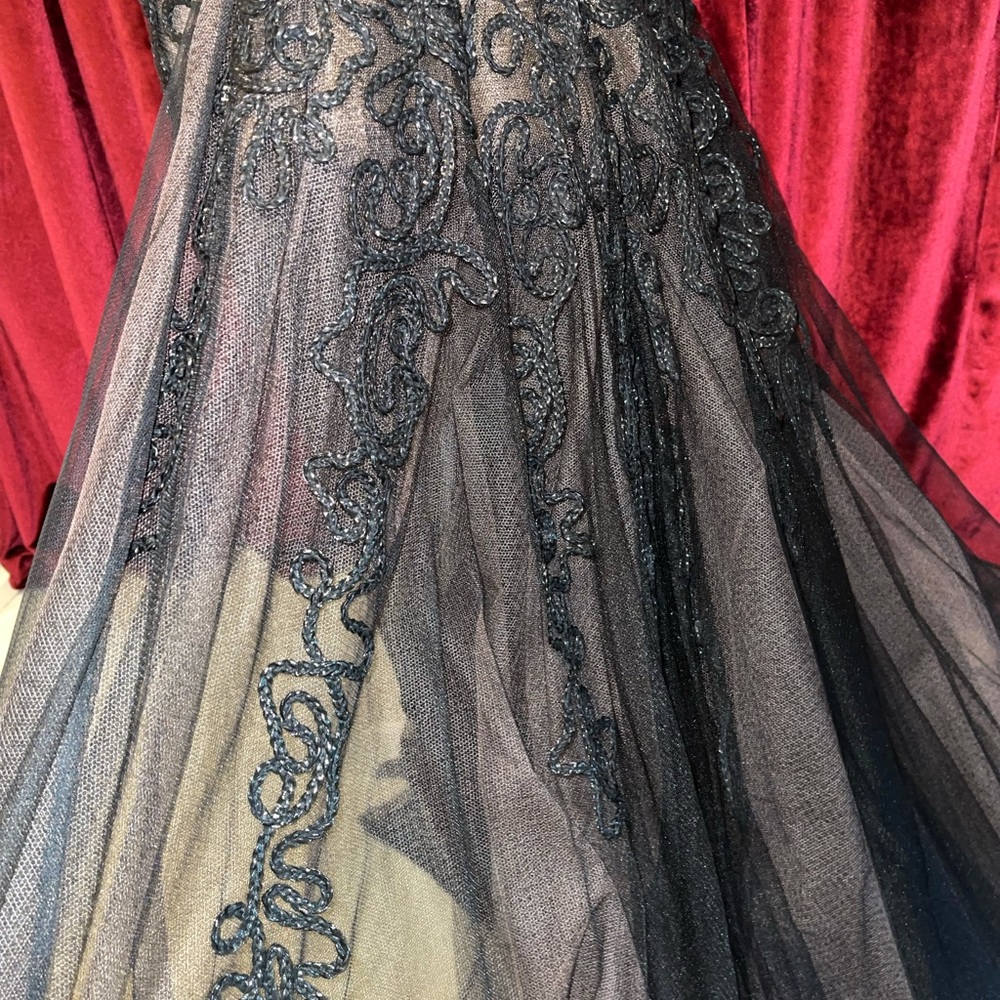 Fouad Sarkis couture gown - Picture 5 of 12